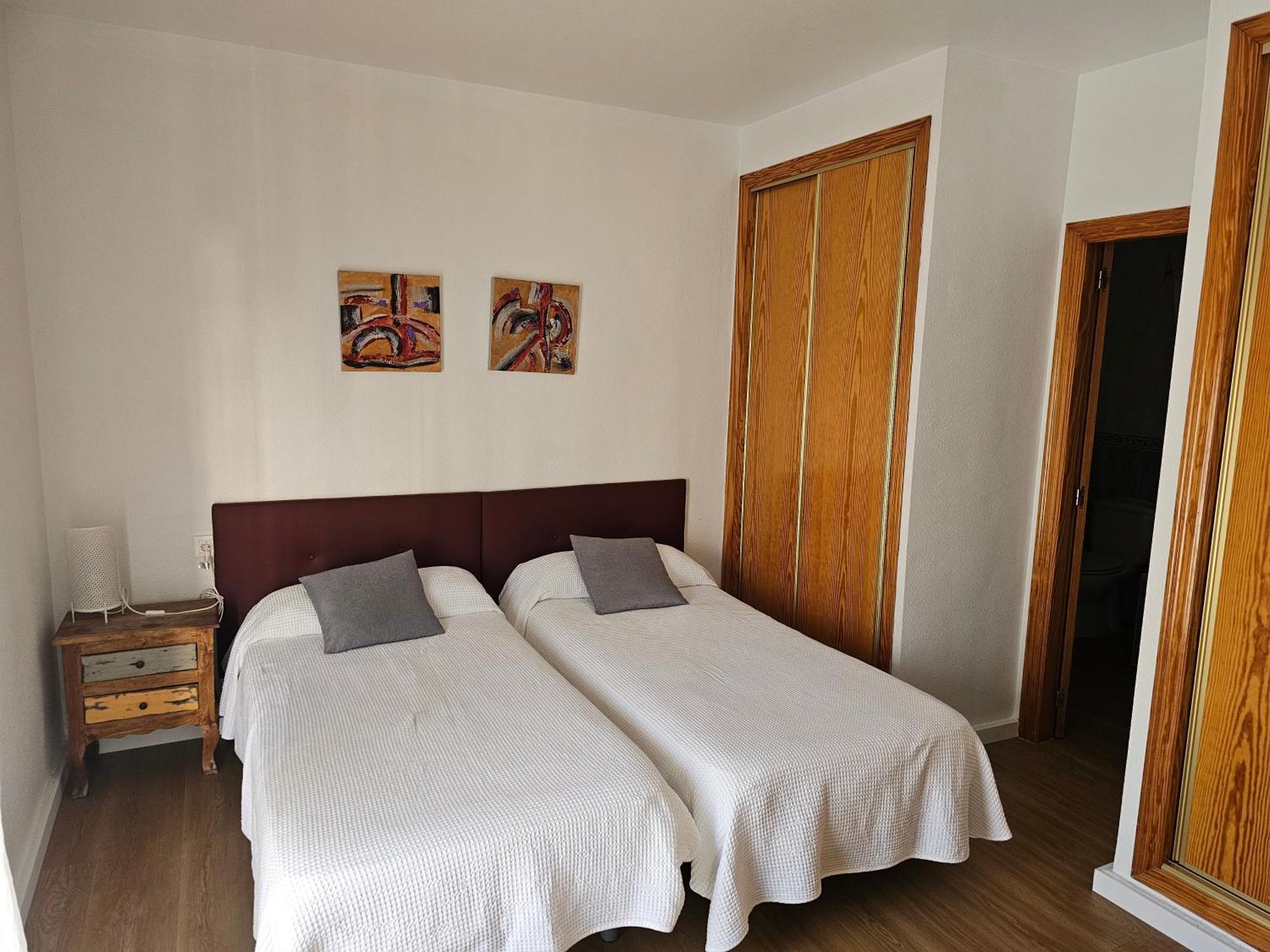 Apartamentos Plaza Alicante Phòng bức ảnh