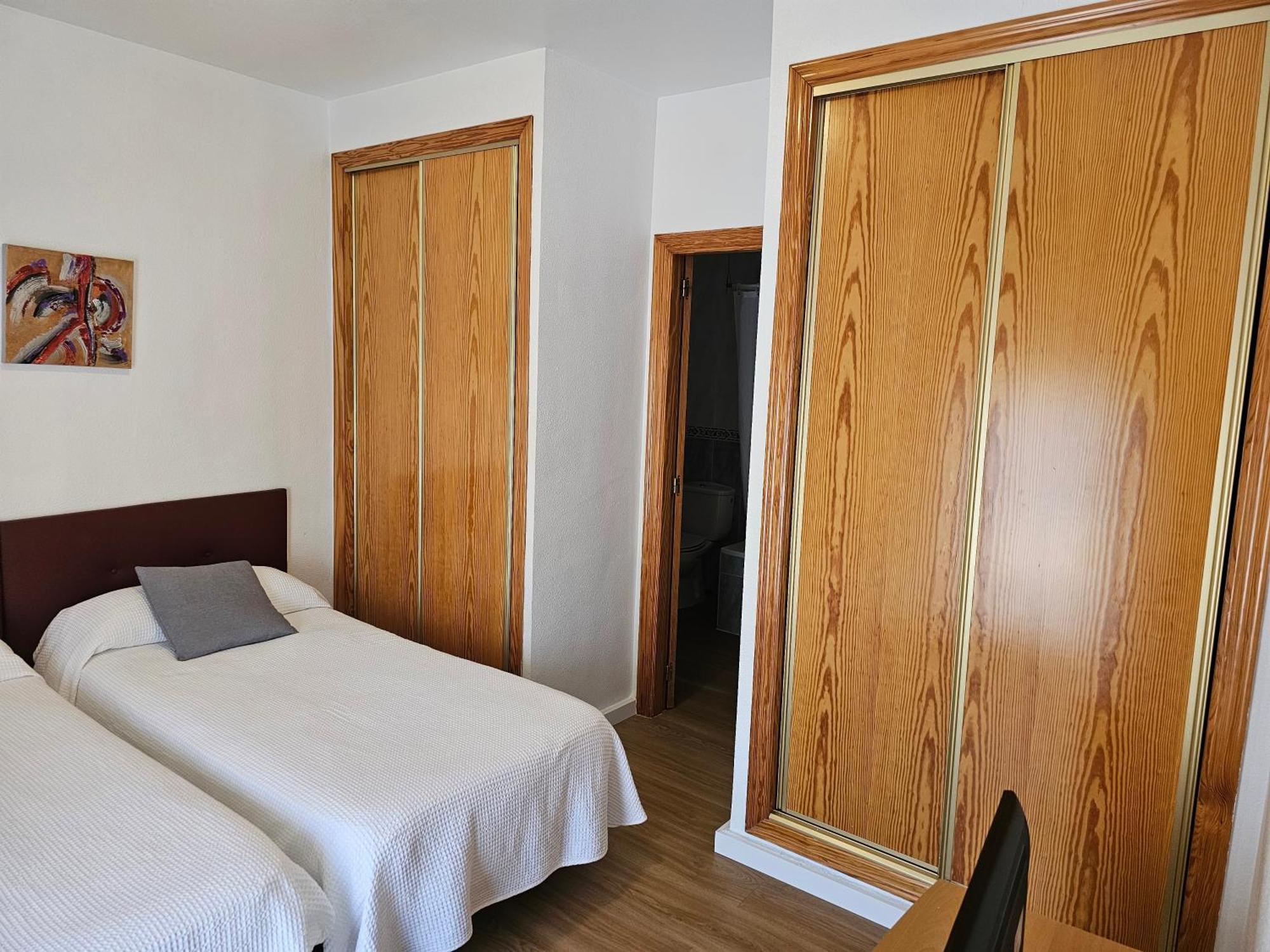 Apartamentos Plaza Alicante Phòng bức ảnh