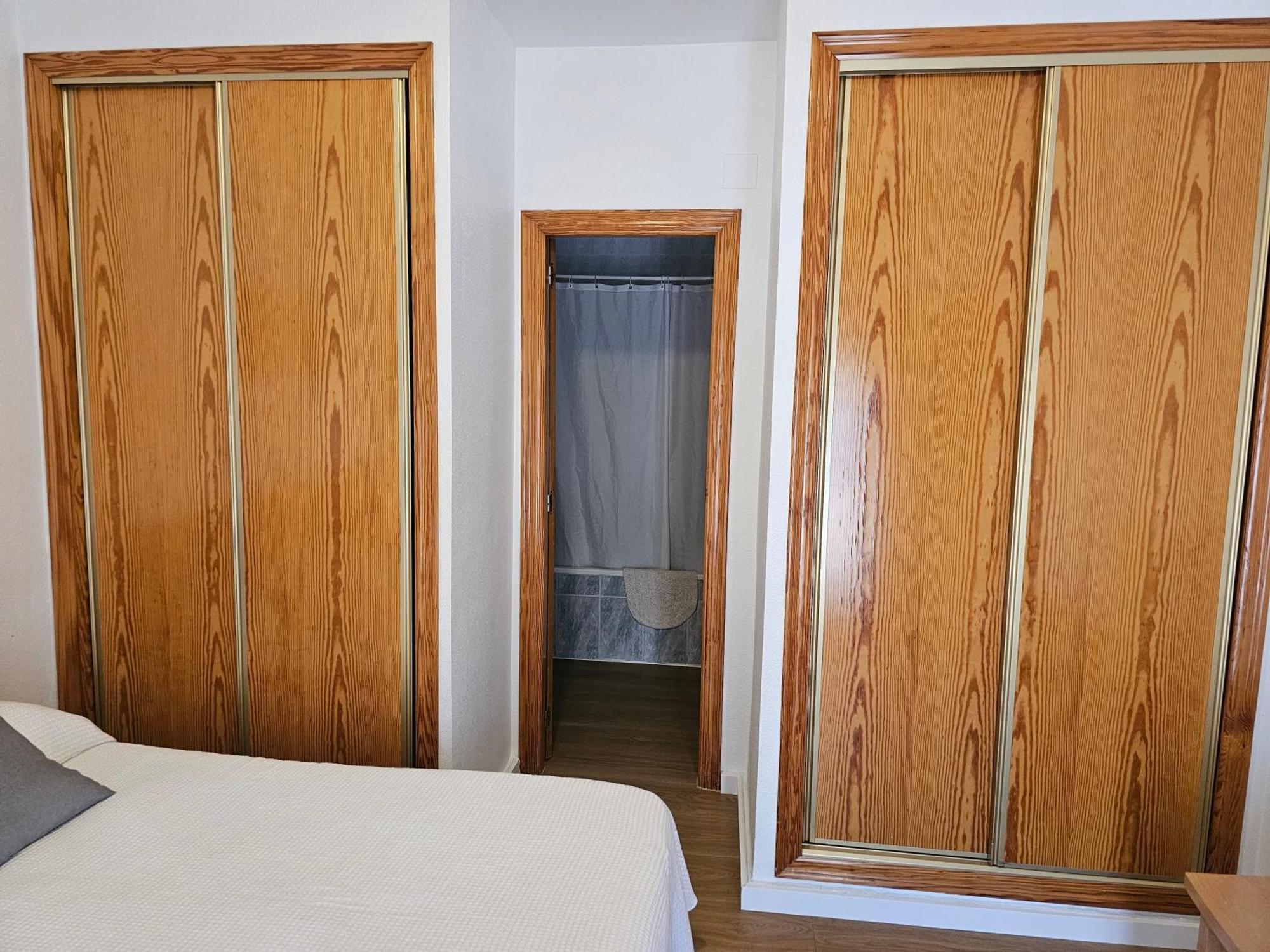Apartamentos Plaza Alicante Phòng bức ảnh