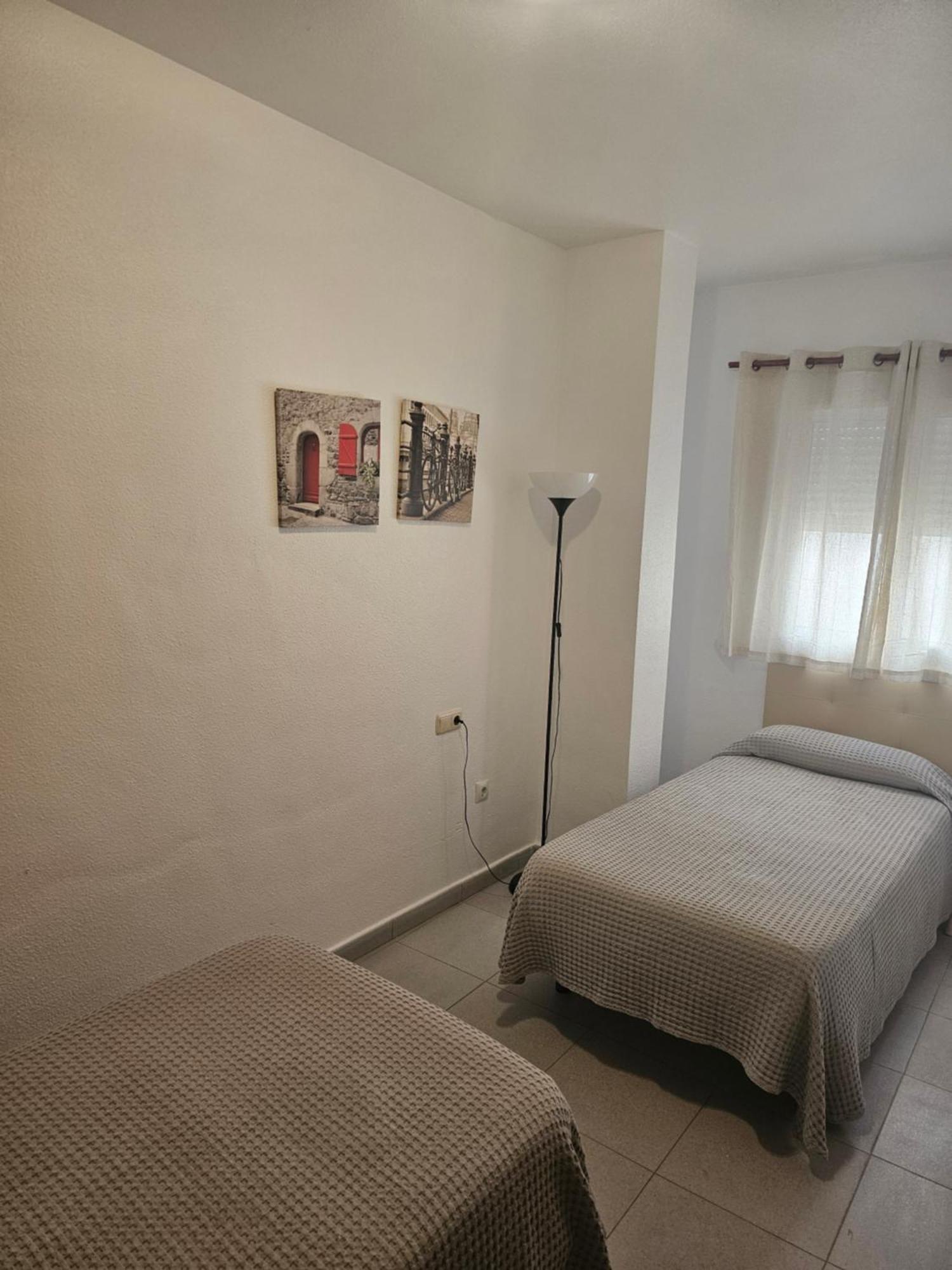 Apartamentos Plaza Alicante Phòng bức ảnh