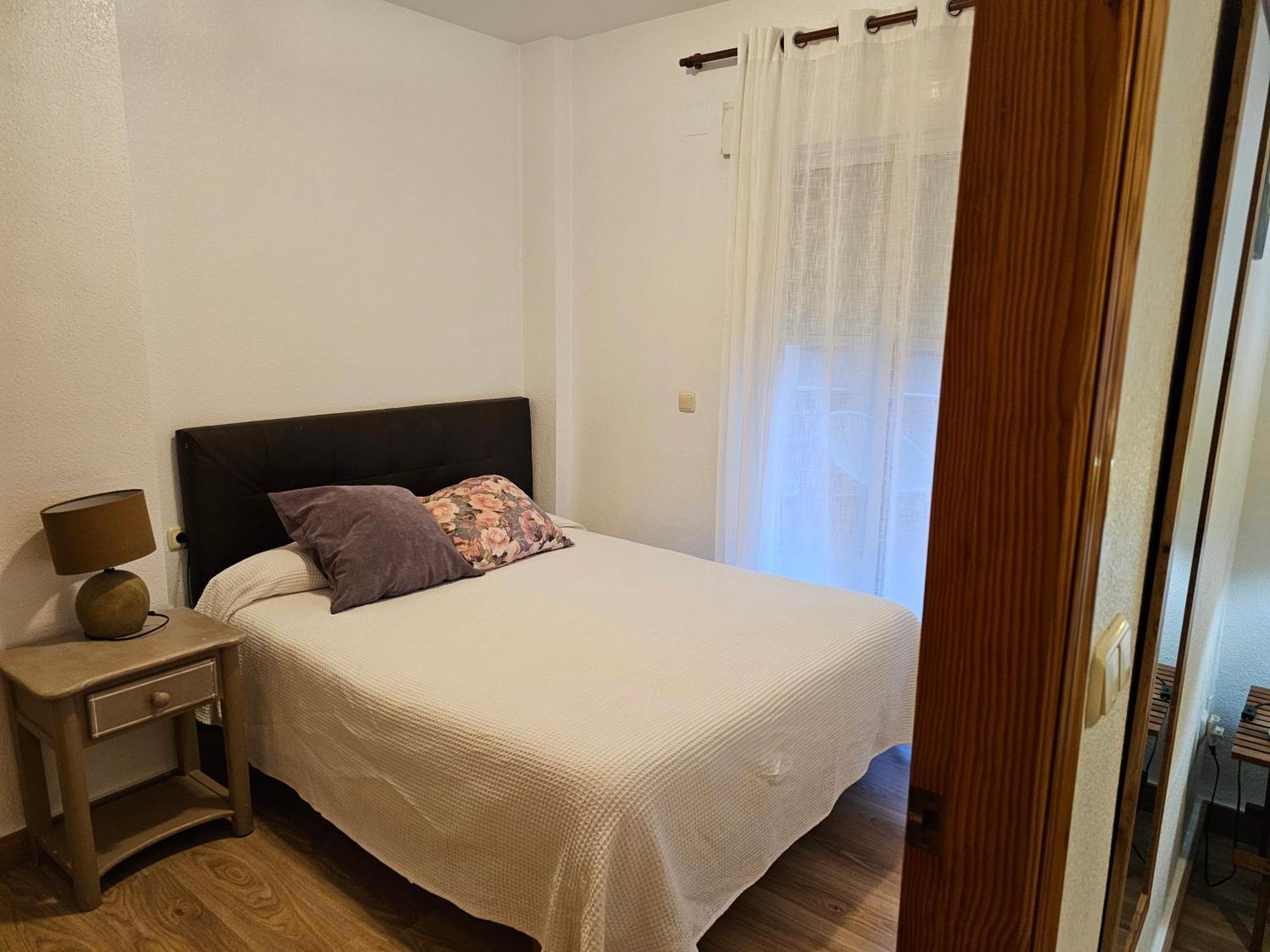 Apartamentos Plaza Alicante Phòng bức ảnh