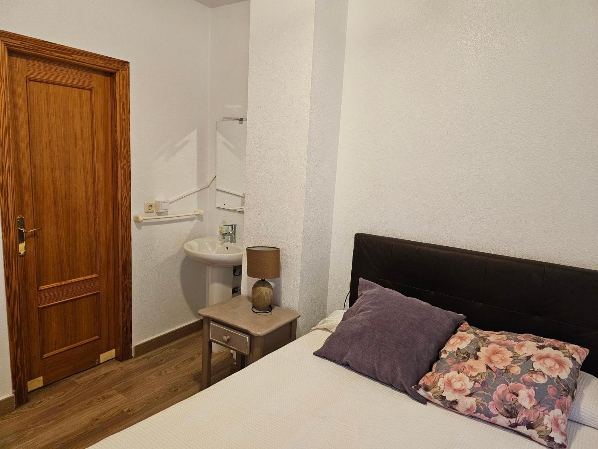 Apartamentos Plaza Alicante Phòng bức ảnh